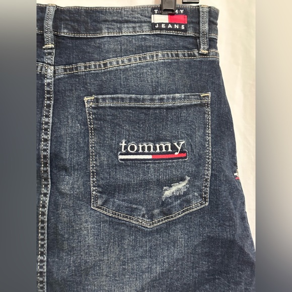 Tommy Hilfiger women’s blue jean skirt. Size 10 30W  good condition - Picture 3 of 6